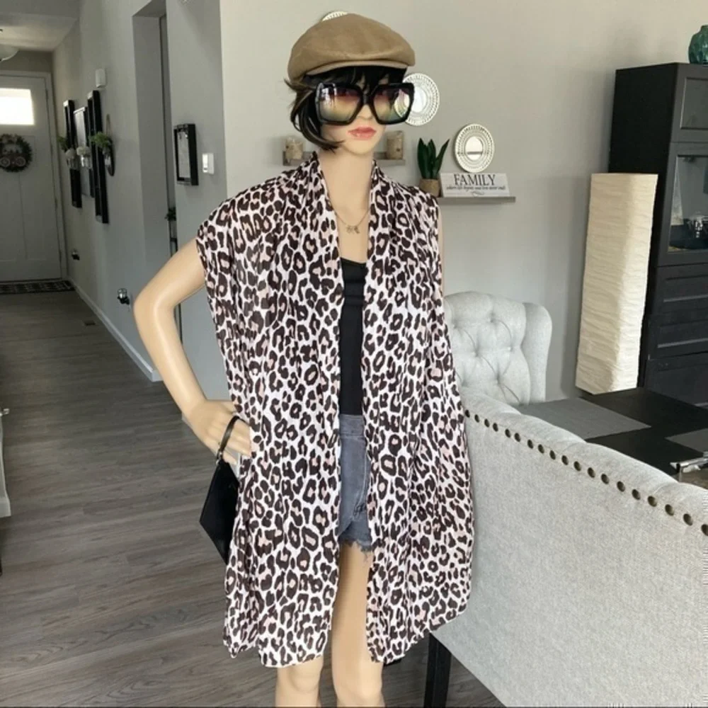 💋 Leopard 🐆 animal 🦒 sheer  scarf wrap shawl coverup for beach 🏝️